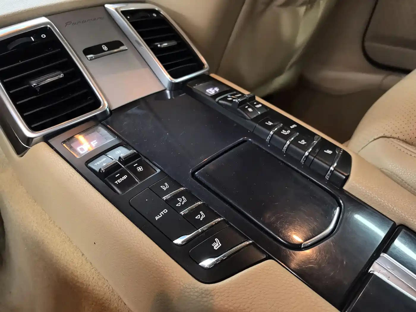 Porsche Panamera 2013 Panamera 4 Platinum Edition 3.6L фото 12