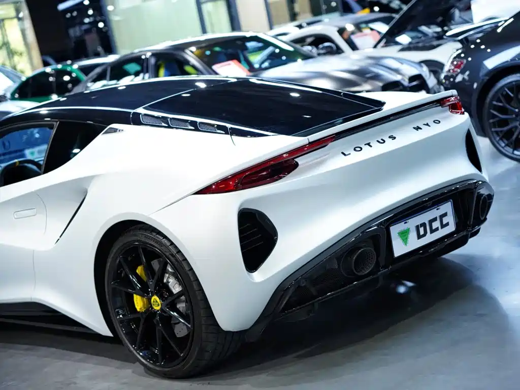 صورة 9 - Lotus EMIRA