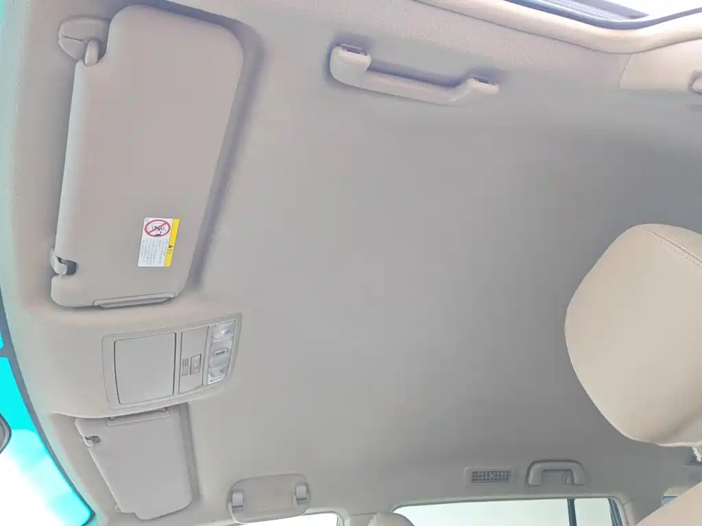 Photo 14 - Toyota Highlander