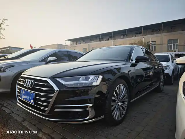 AUDI A8