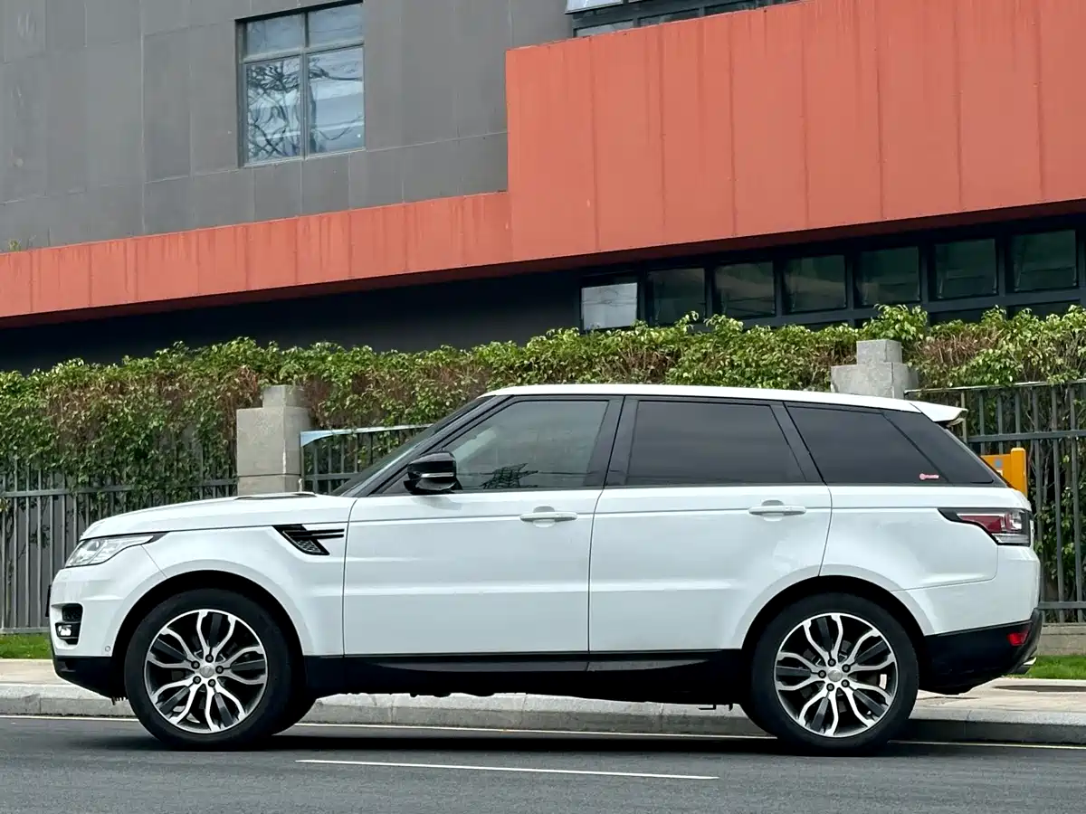 Land Rover Range Rover Sport 2014 3.0 SC V6 HSE DYNAMIC фото 2