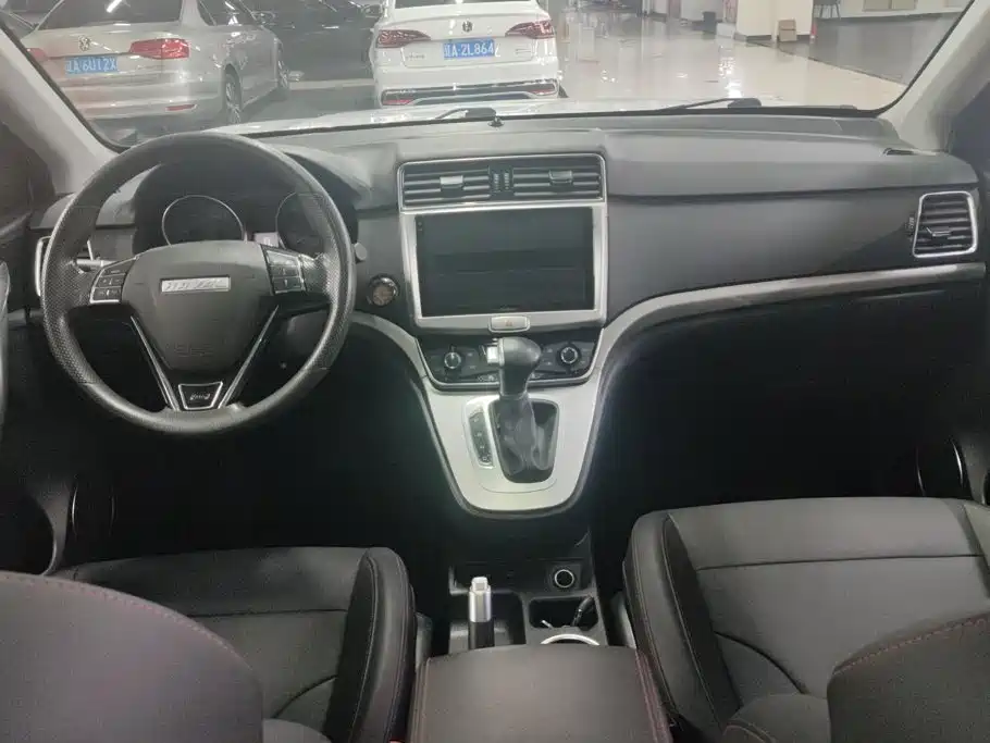 Фото 12 - Haval M6