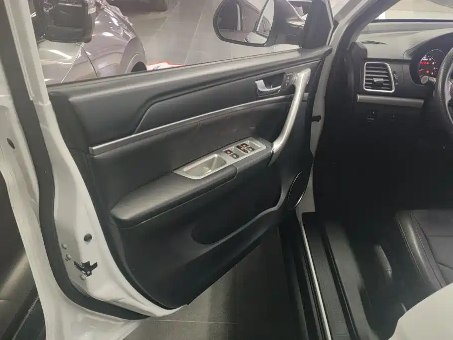 Фото 7 - Haval M6