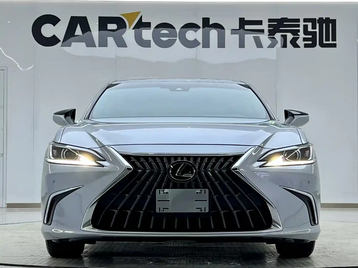 Lexus ES 2020 Model 260 Premium Edition