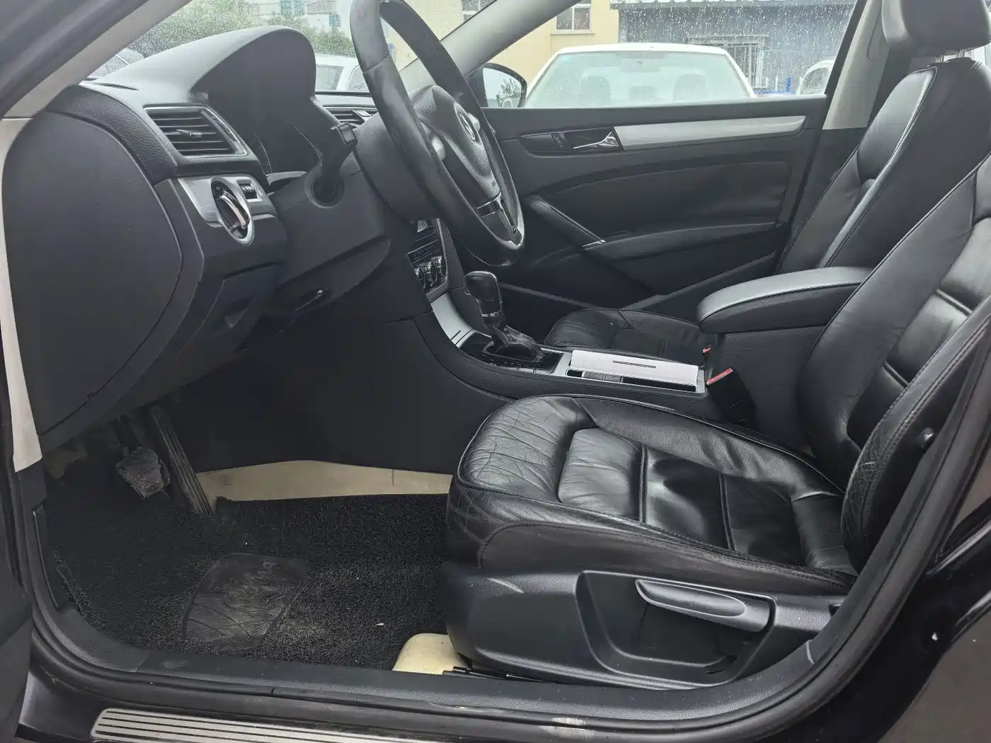 Volkswagen Passat 2011 1.8TSI DSG Royal Edition фото 6