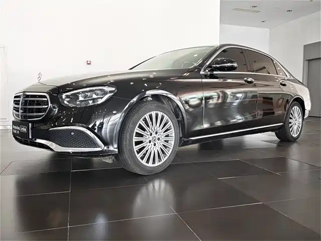 Mercedes-Benz E-Class 2022