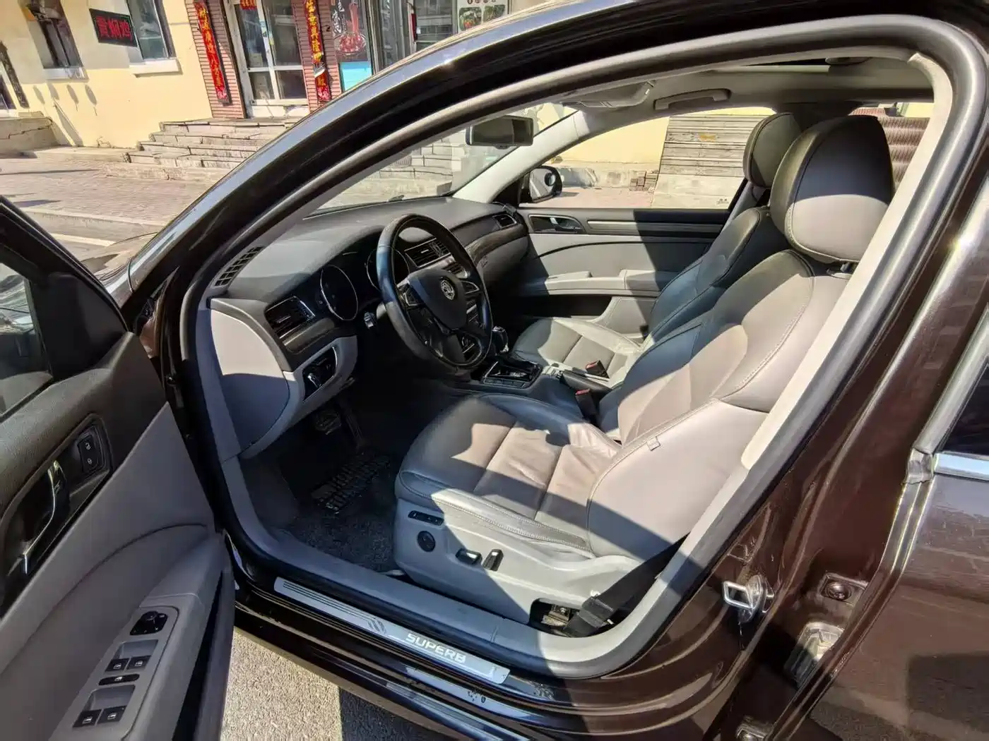 Škoda Superb 2013 1.8TSI Automatic Elegance Edition фото 8