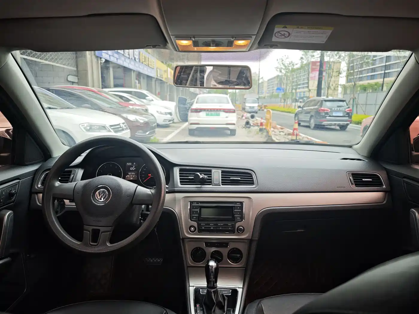 Volkswagen Lavida 2013 Facelift Classic 1.6L Automatic Comfort фото 9