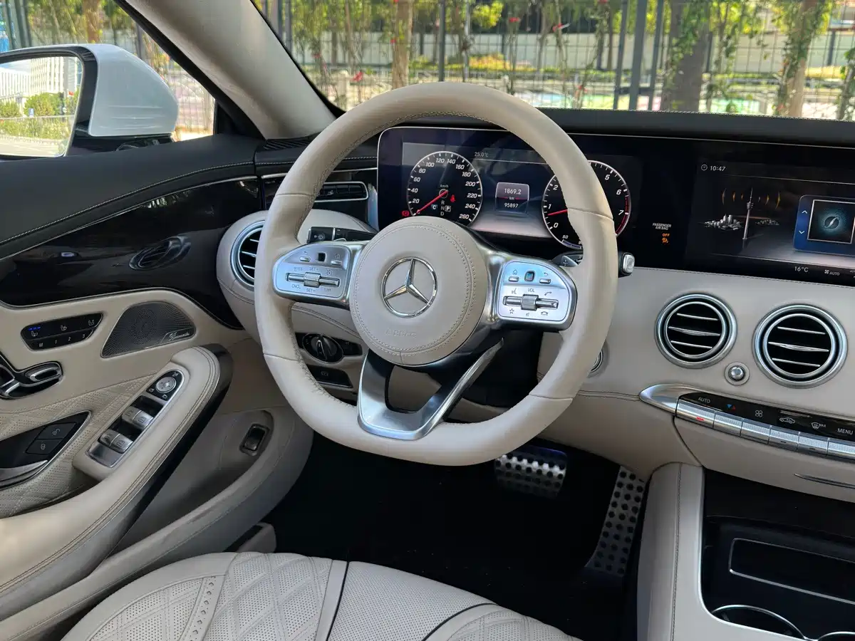 Фото 17 - Mercedes-Benz S-Class