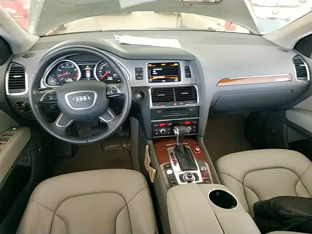 Фото 10 - Audi Q7