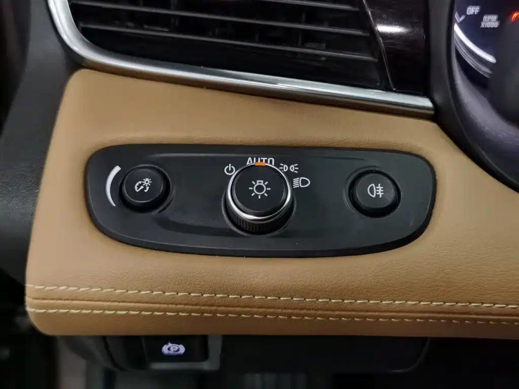 Buick LaCrosse 2018 Model 28T Elite Edition фото 21