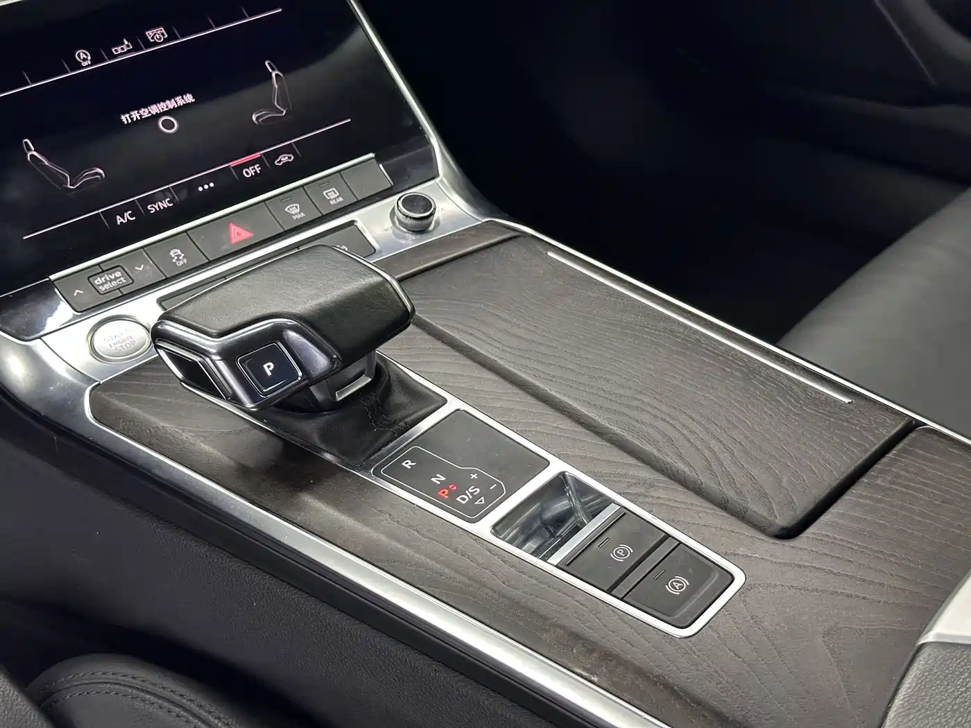 Audi A6L 2019 45 TFSI quattro Exclusive Elegance фото 12
