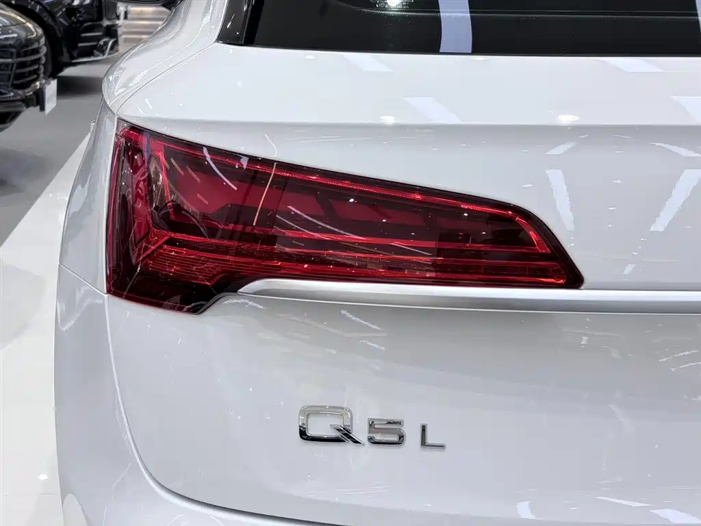 Audi Q5L 2022 40T Luxury Dynamic фото 15