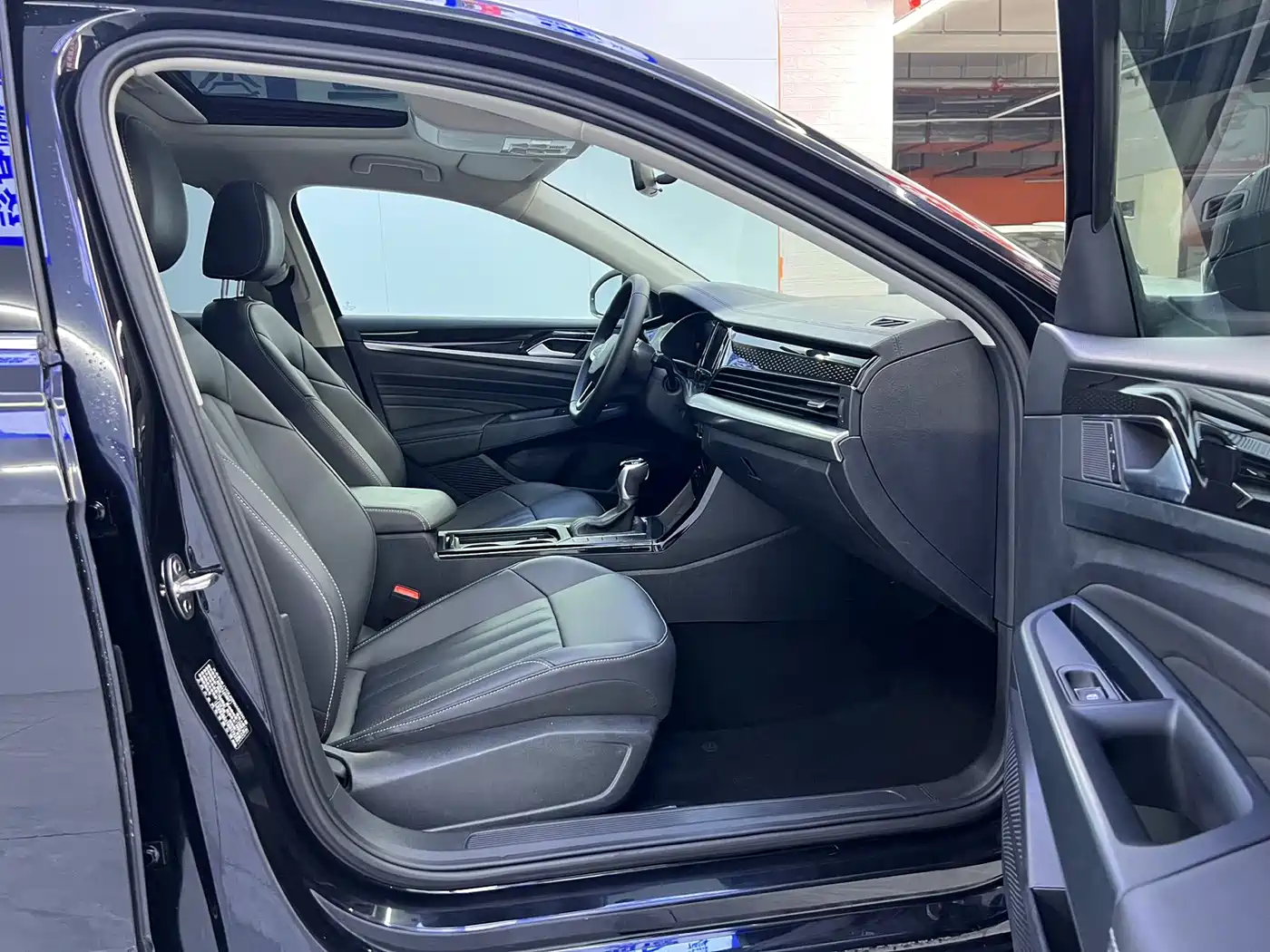 Volkswagen Passat 2023 Facelift 280TSI Elite Edition фото 22