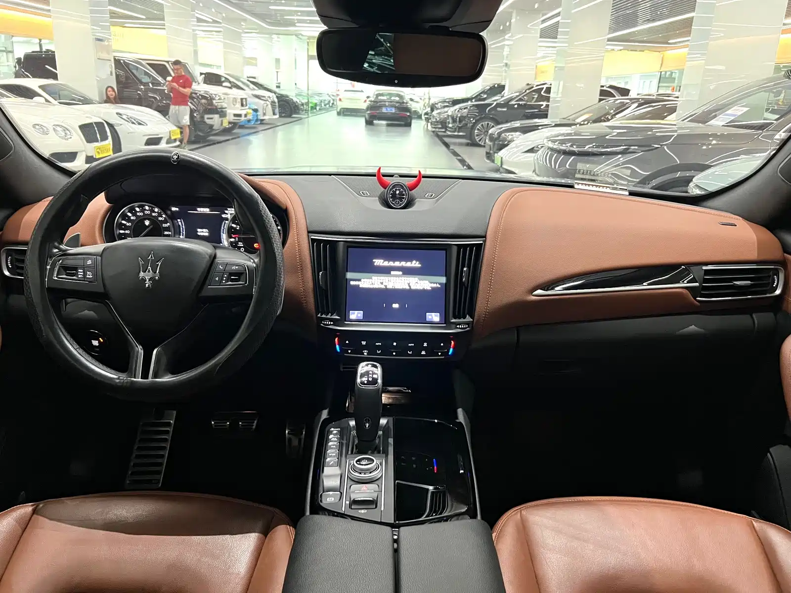 Photo 4 - Maserati Levante
