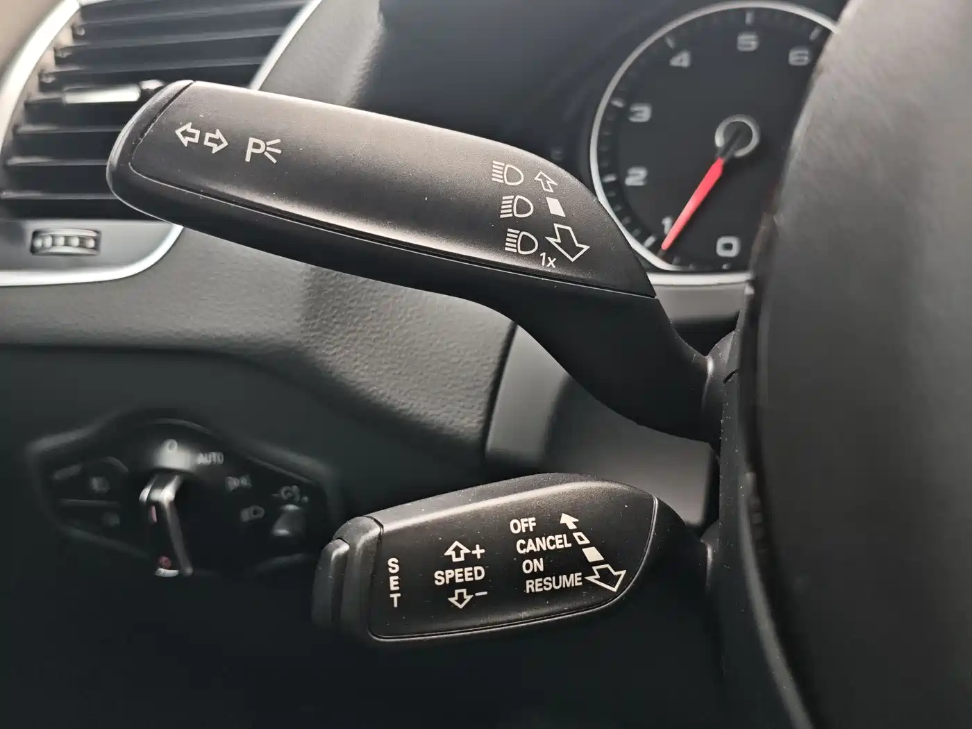 Audi Q5 2017 40 TFSI Technology фото 15