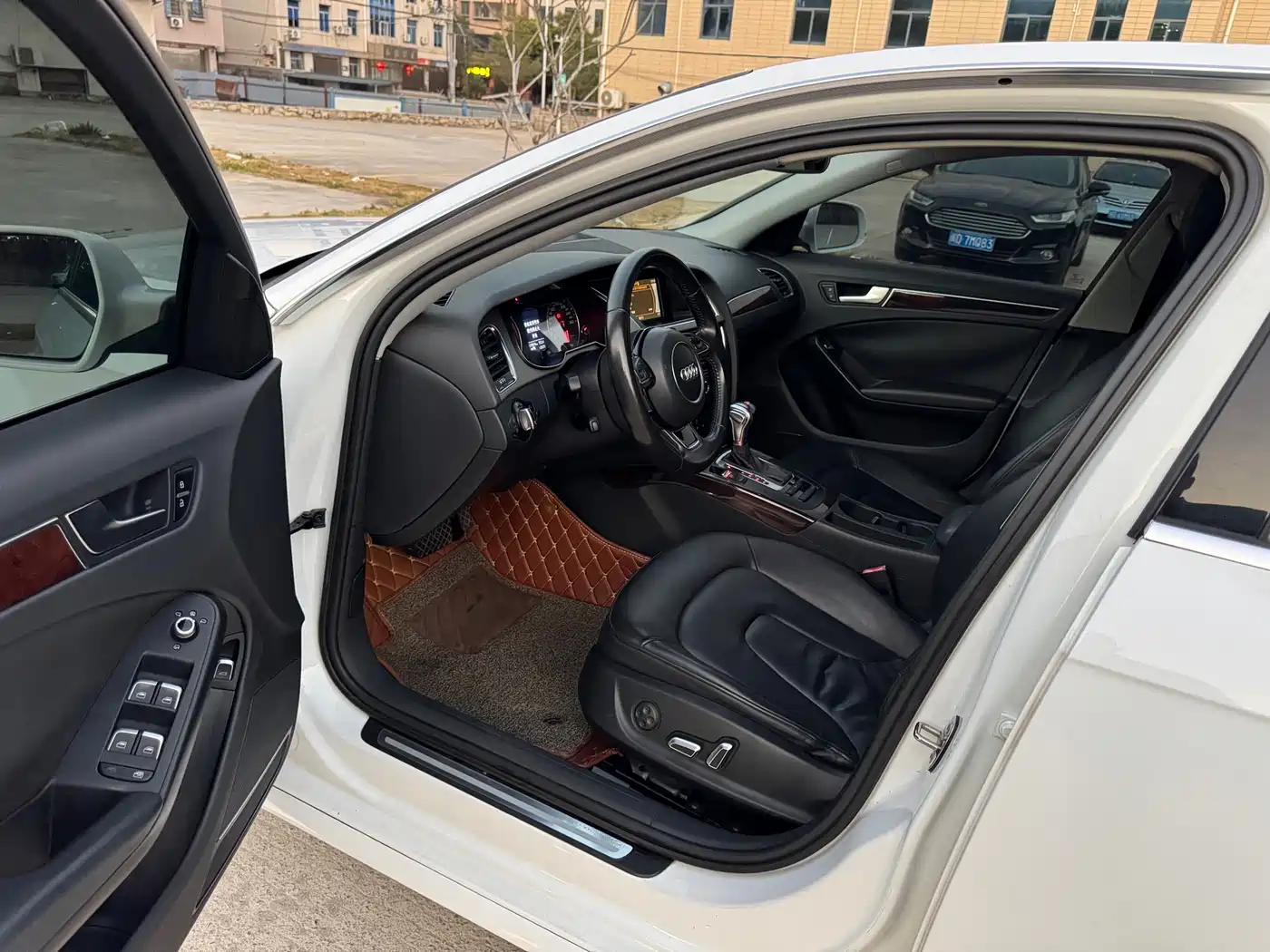 Audi A4L 2015 35 TFSI Auto Comfort фото 8