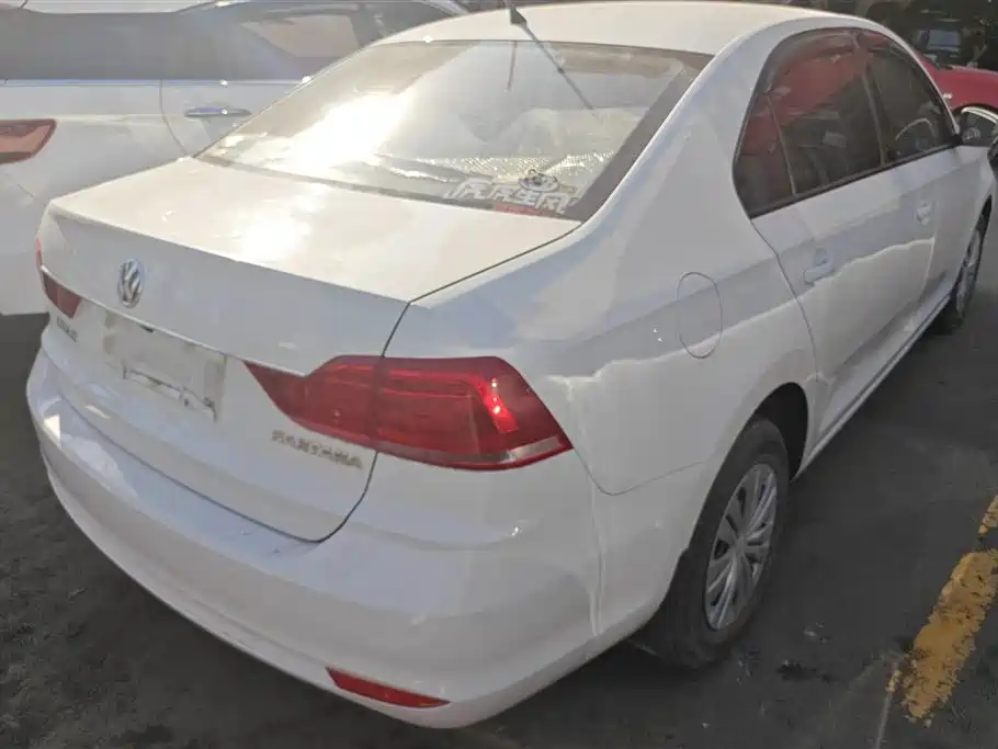 VOLKSWAGEN SANTANA