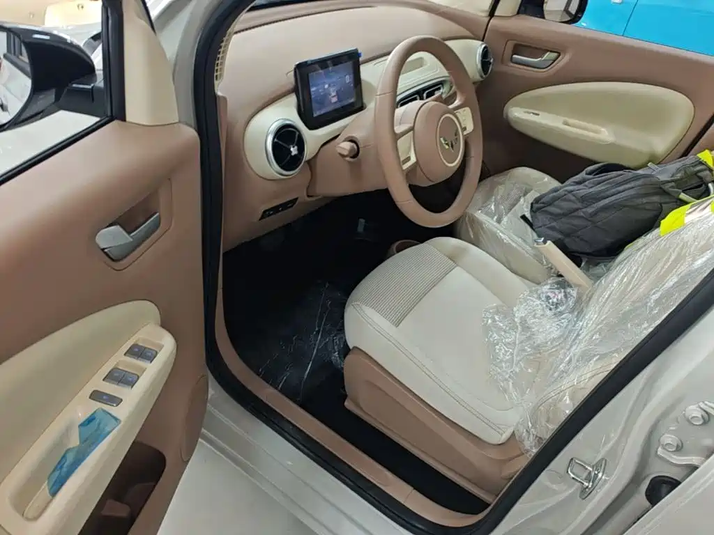 Wuling Motors Hongguang MINIEV 2026 2025 4-Door Advanced