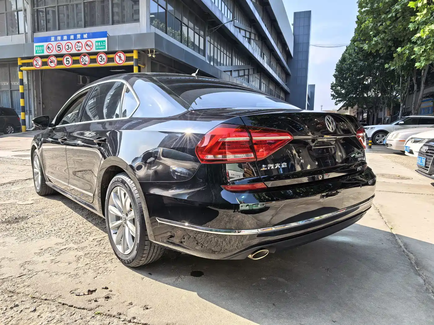 Volkswagen Passat 2017 330TSI DSG Prestige фото 4