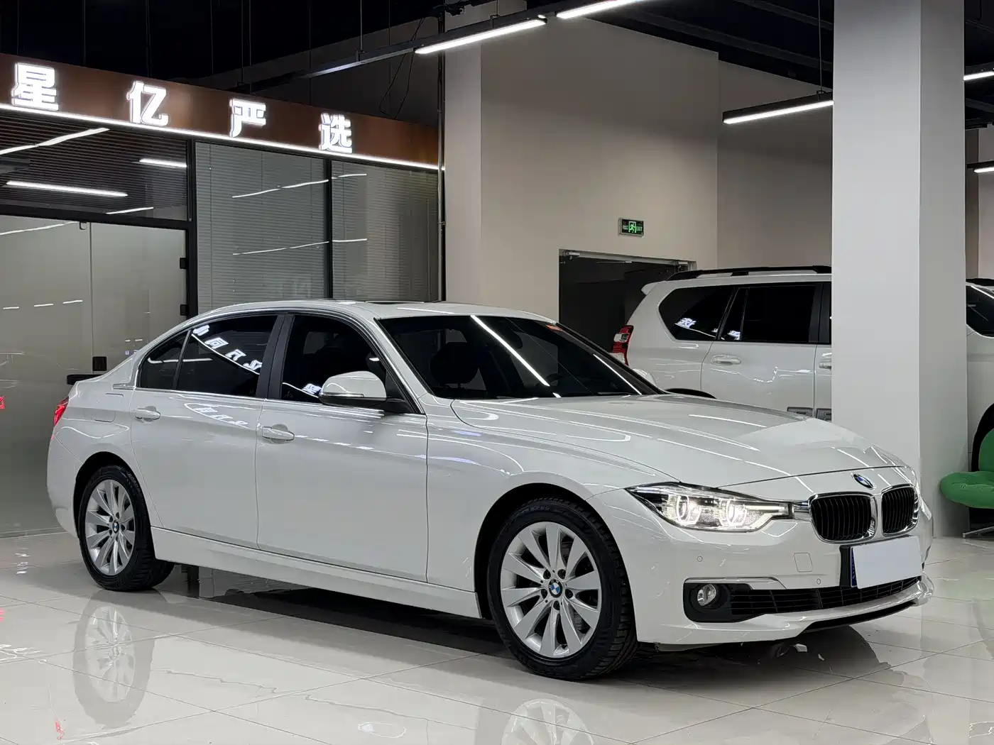 BMW 3 Series 2017 318Li Fashion фото 3