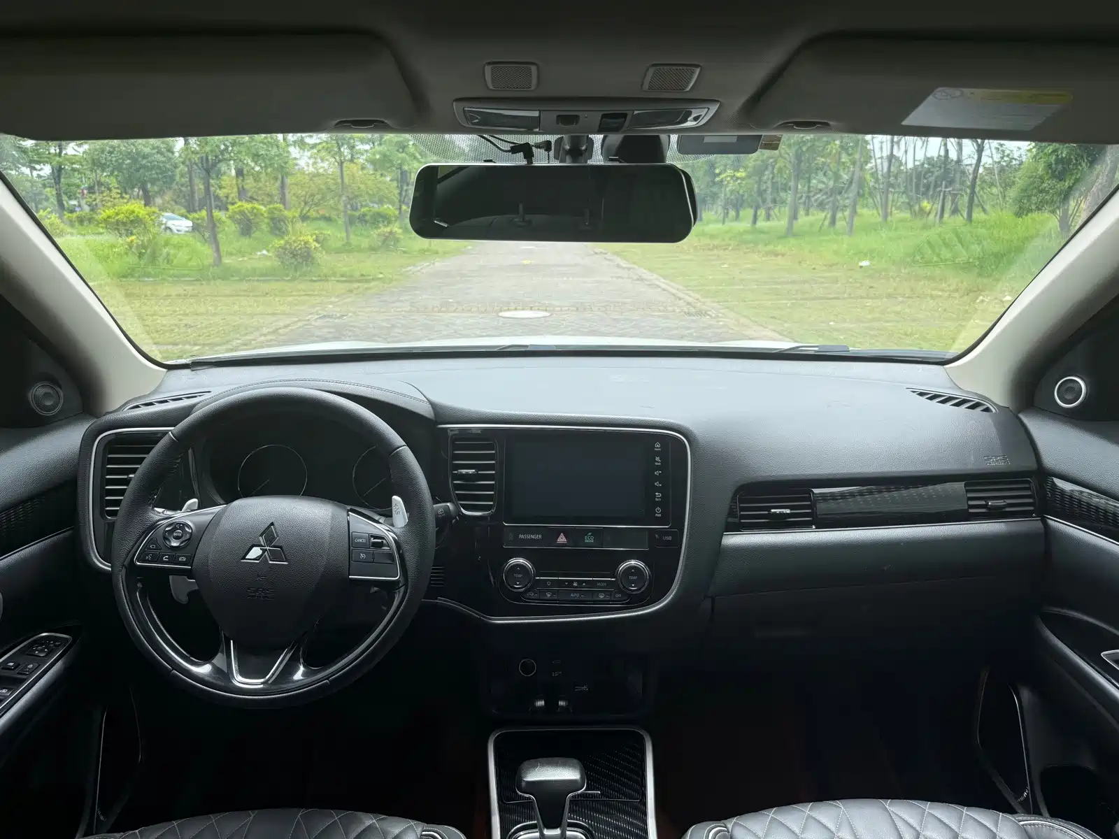 Фото 8 - Mitsubishi Outlander