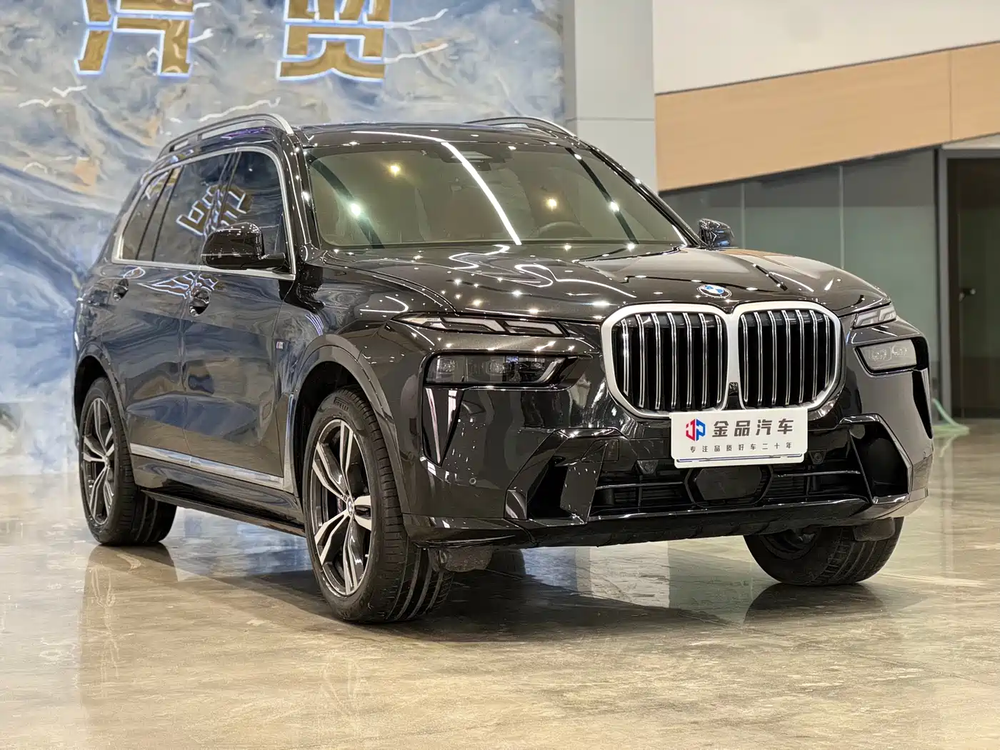 BMW X7 2023 xDrive40i Exclusive M Sport Package фото 3