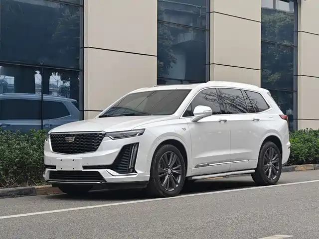 CADILLAC XT6
