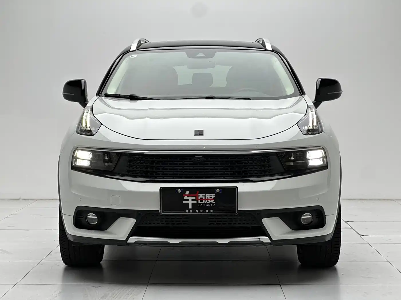 Lynk & Co 01 2017 2.0T AWD Pro фото 2