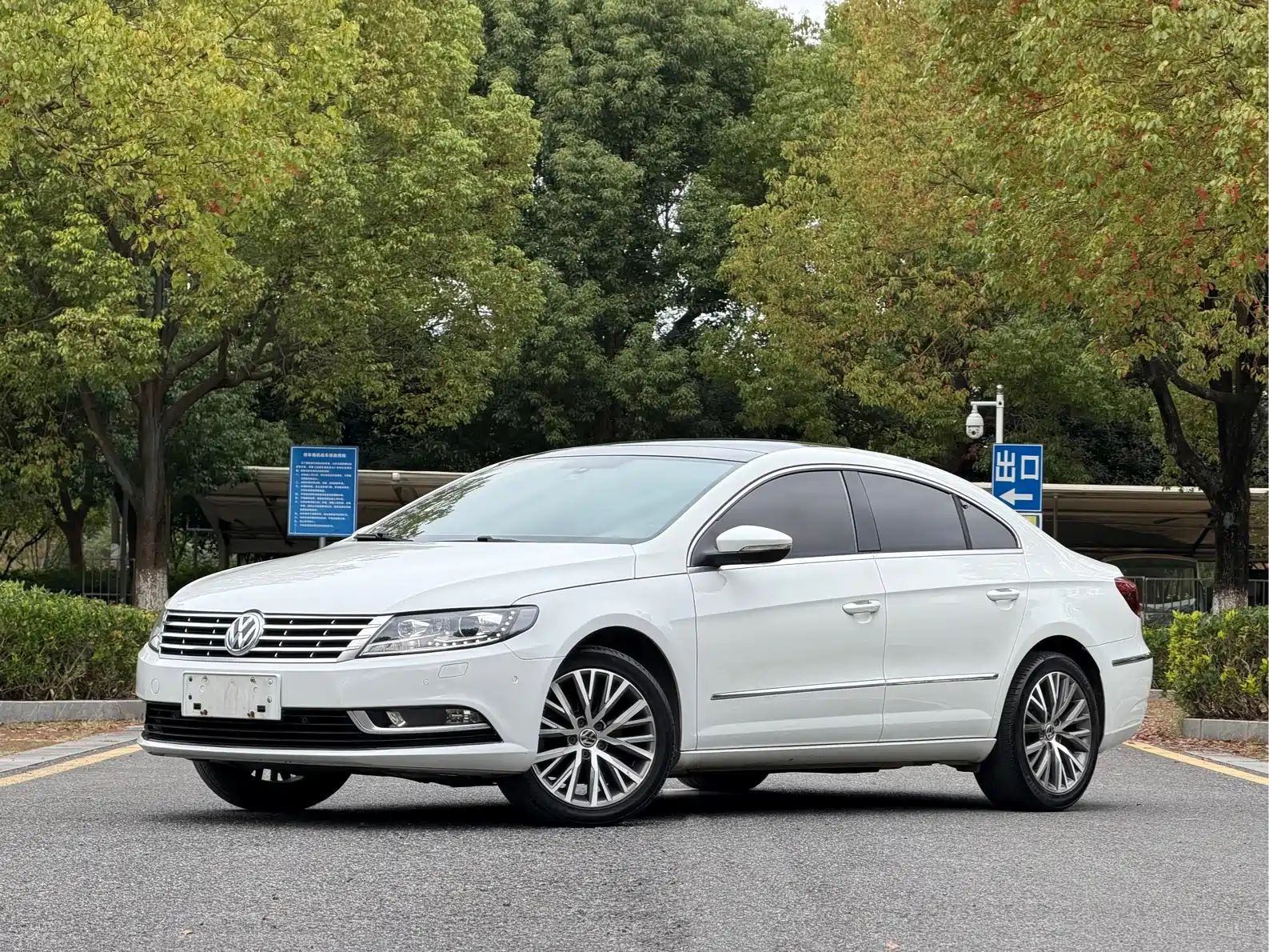 صورة 1 - Volkswagen CC