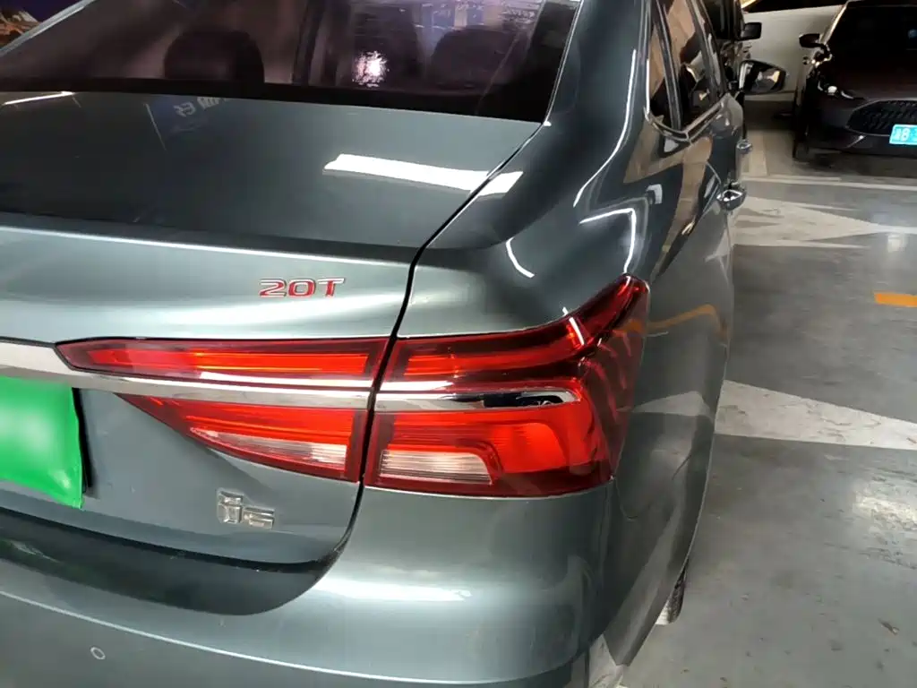 Roewe i6 2018 2018 20T Automatic Flagship Edition
