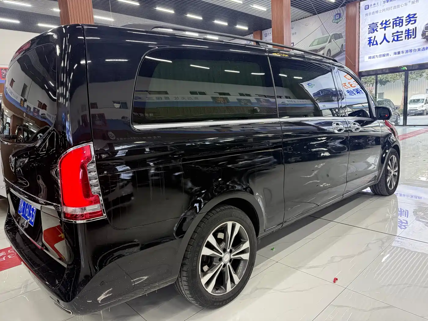 Mercedes-Benz V-Class 2016 V 260 L Premium Long фото 23