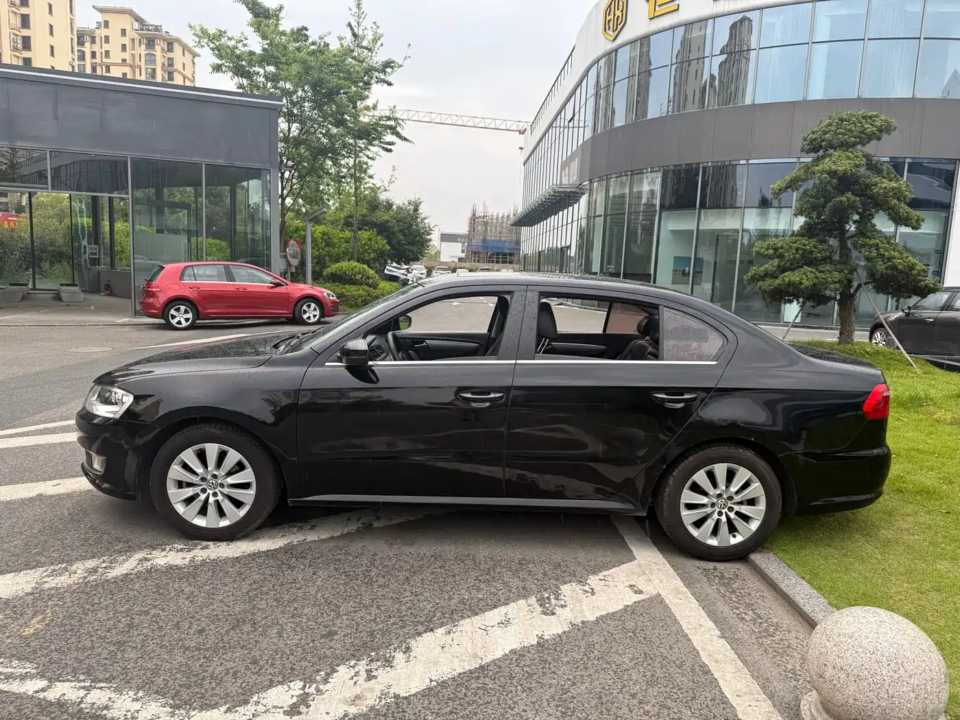 Volkswagen Lavida 2013 Facelift Classic 1.6L Automatic Comfort фото 3