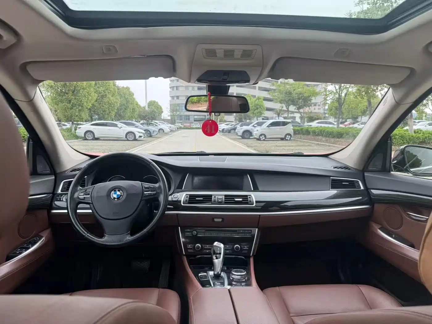 BMW 5 Series GT 2015 528i Luxury фото 19