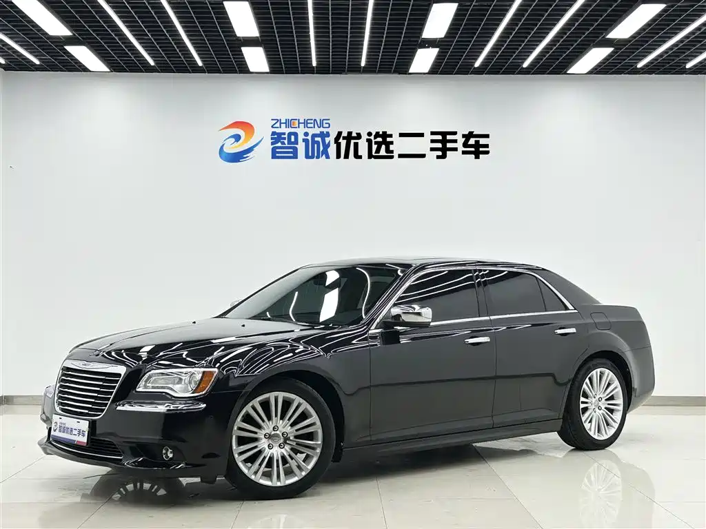 Chrysler 300C (Import) 2015 2013 Model 3.6L Premium Comfort Edition