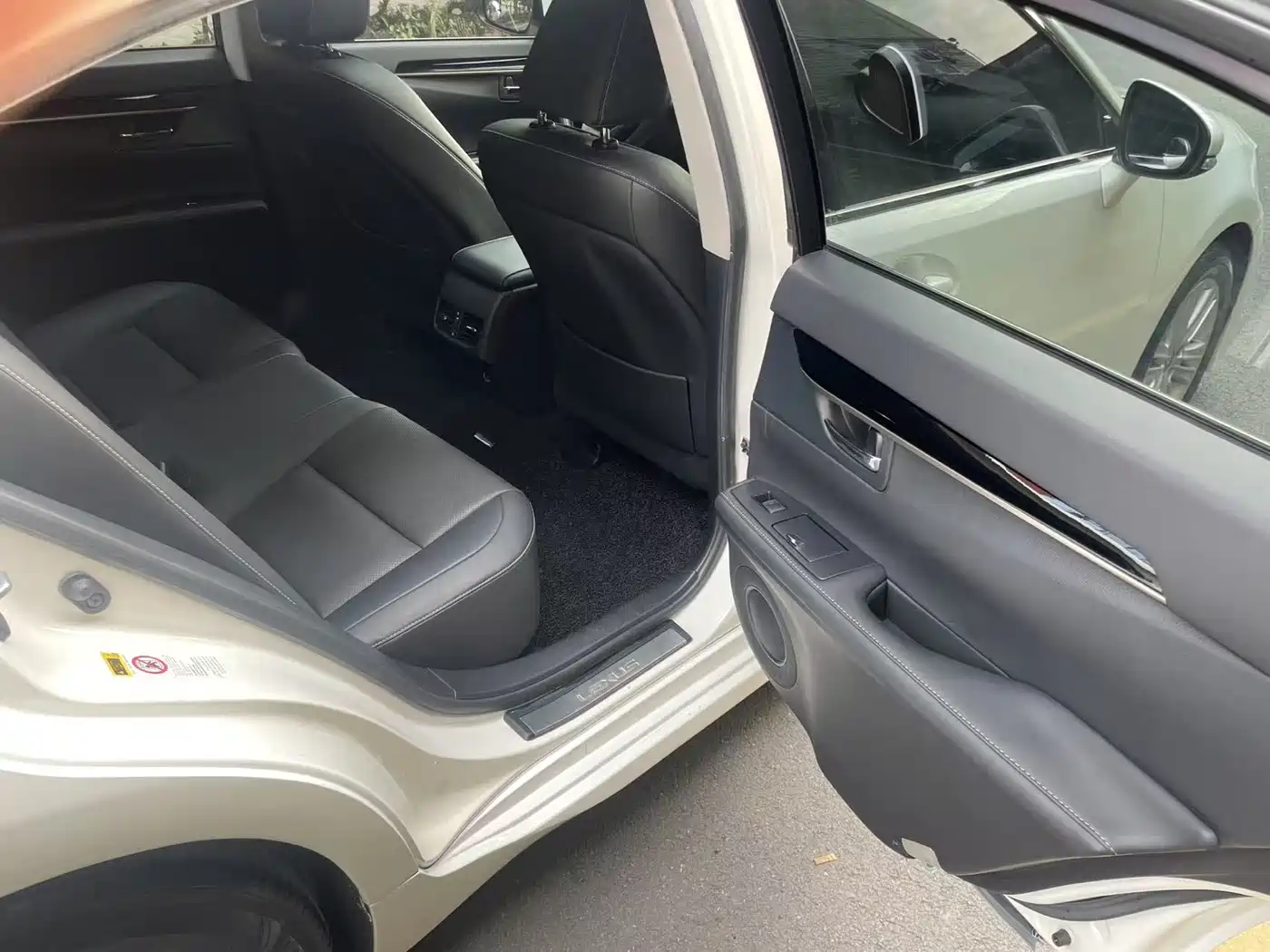 Lexus ES 2014 250 Elite Edition фото 19