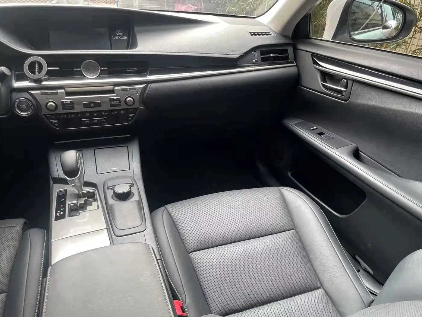 Lexus ES 2014 250 Elite Edition фото 15