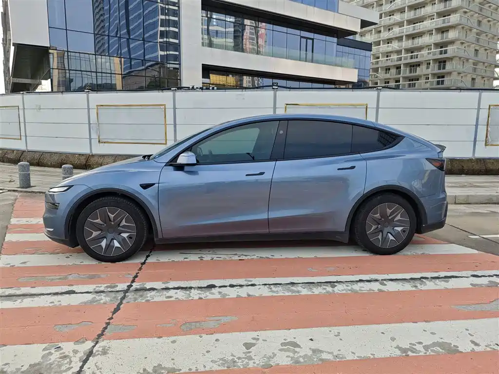 Tesla Model Y L 2025 2025 Facelift Long Range AWD