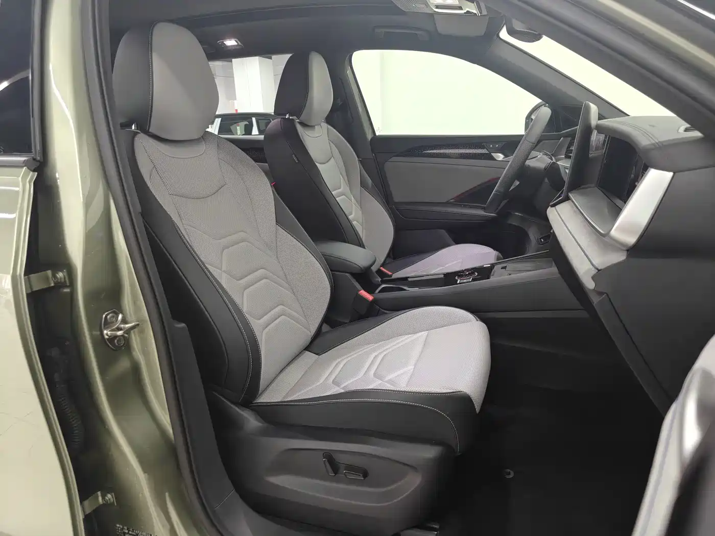 Volkswagen Tayron 2025 2025 Tayron L 380TSI 4WD Luxury