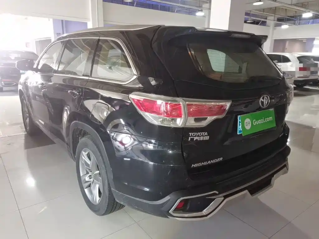 Photo 5 - Toyota Highlander