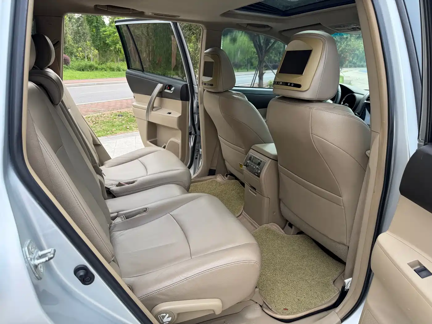 Toyota Highlander 2010 2009 3.5L 4WD 7-seater Luxury Edition