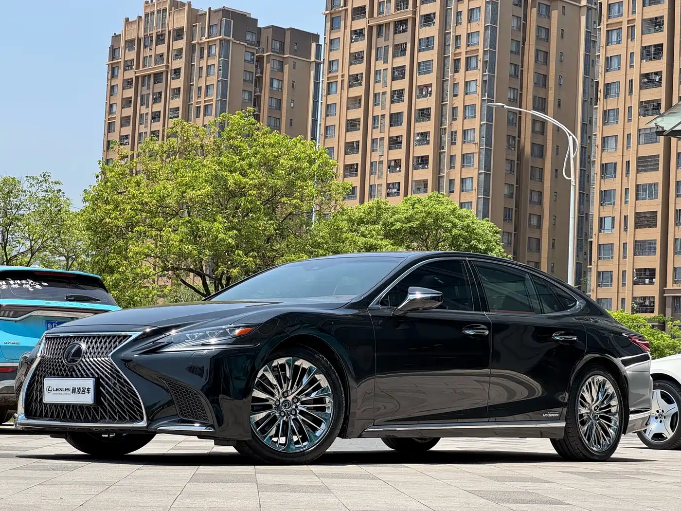 Lexus LS 2018 500h Executive Edition China V