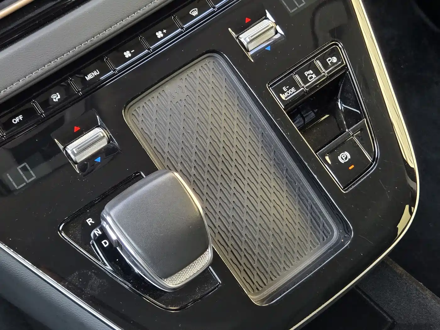Hongqi HQ9 PHEV 2024 Model 2.0T AWD Luxury Edition фото 28