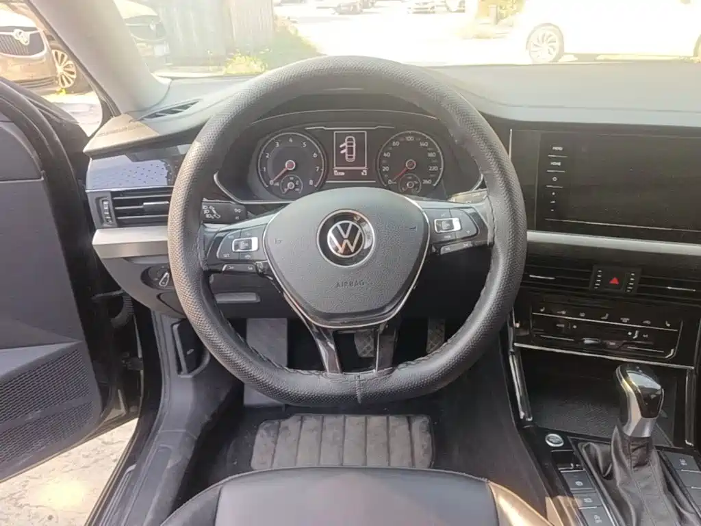 Photo 11 - Volkswagen Passat
