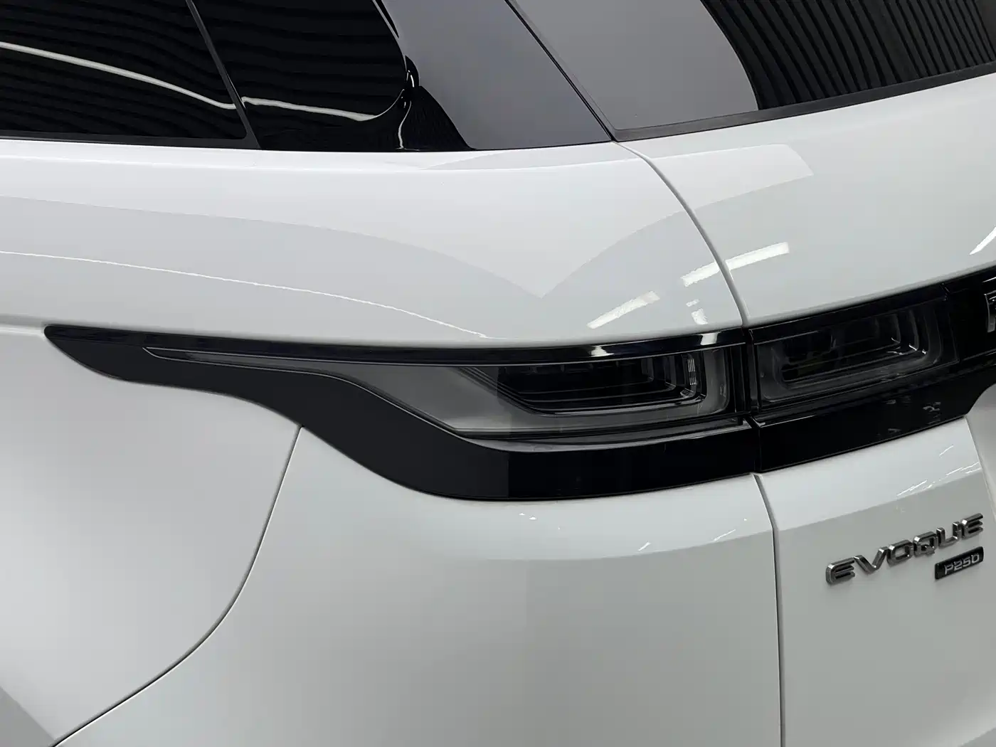 Land Rover Range Rover Evoque 2023 Range Rover Evoque L 249PS Premium Luxury Edition фото 18