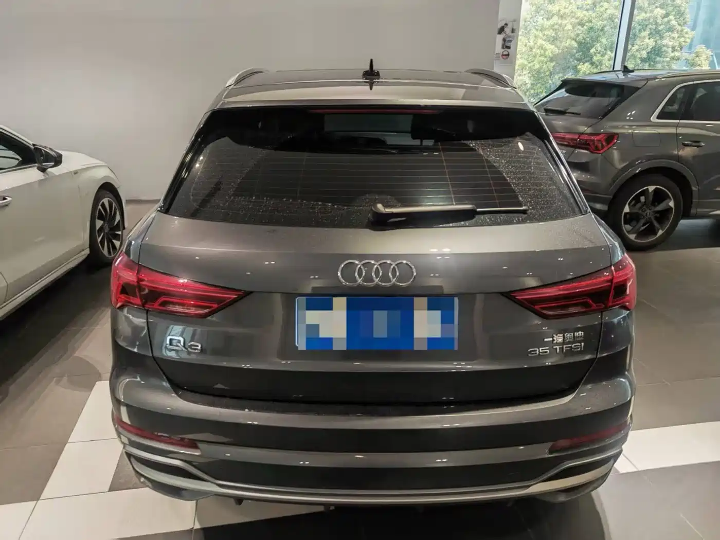 AUDI Q3