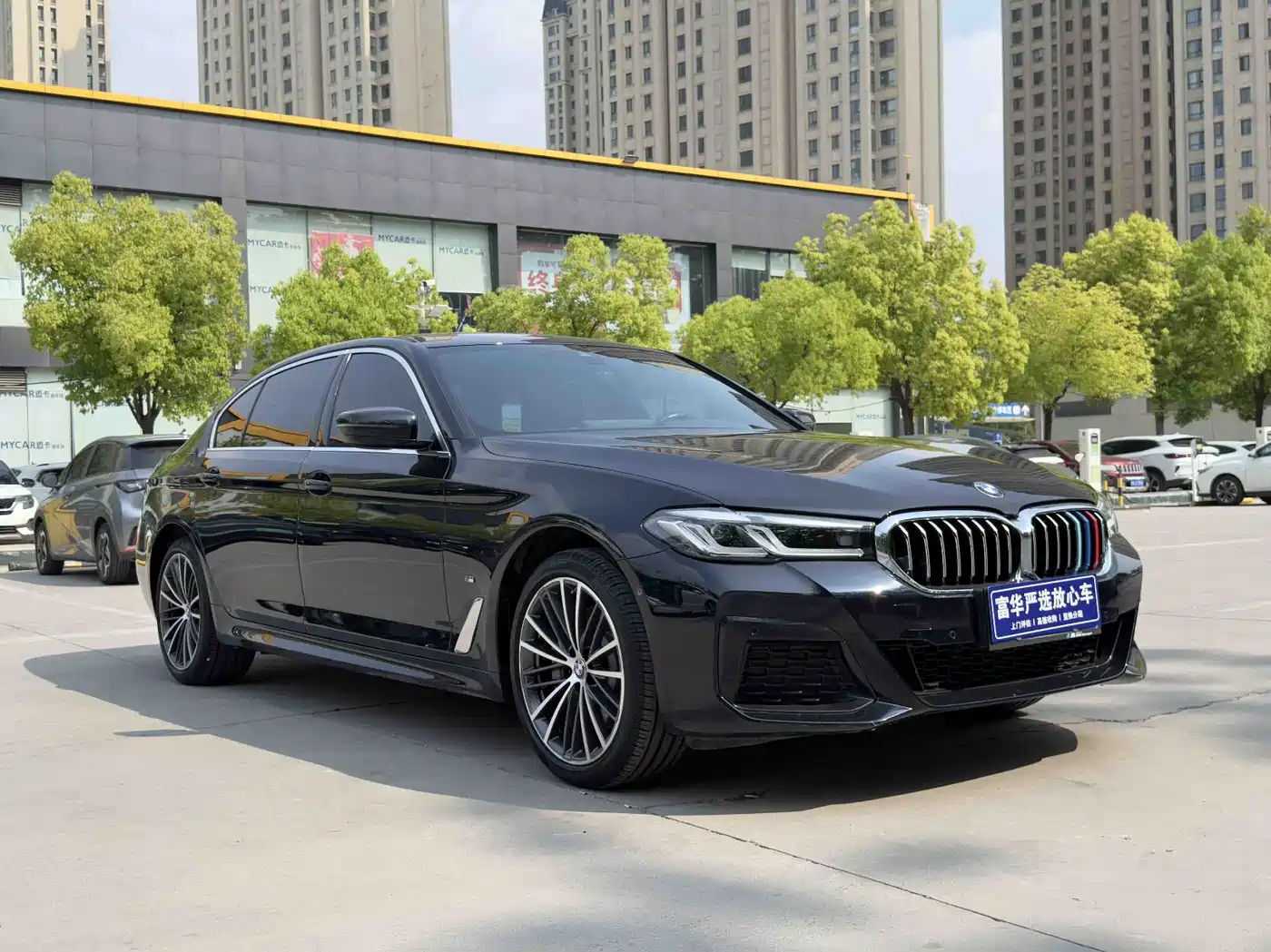 BMW 5 Series 2023 Facelift 530Li Leading M Sport Package фото 3