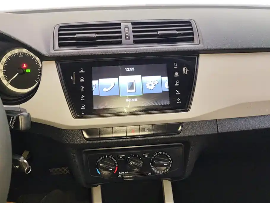 Škoda Fabia 2017 1.4L Auto Car Enjoy Edition фото 13