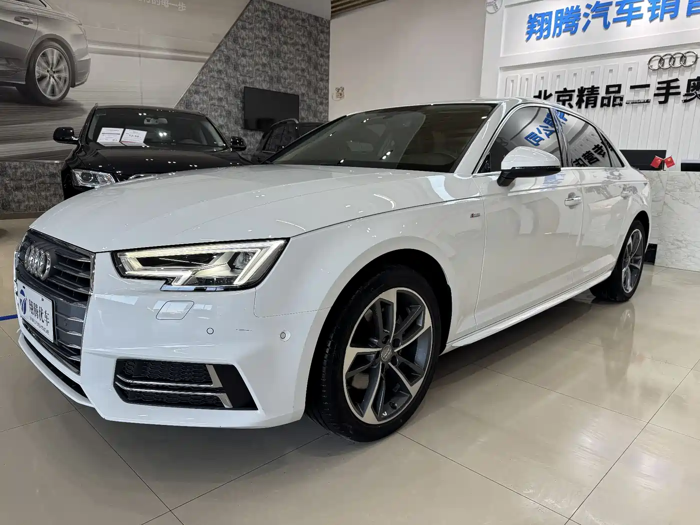 Audi A4L 2018 30th Anniversary 40 TFSI Sport
