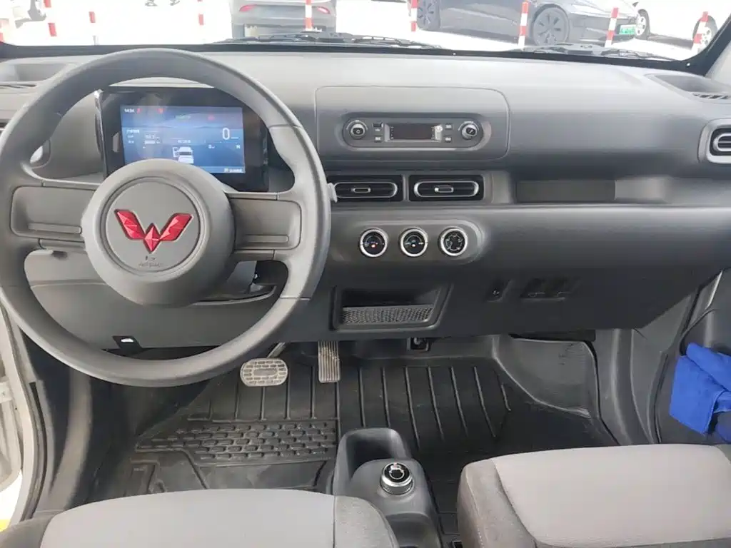 صورة 11 - Wuling Motors Wuling Zhiguang NEV